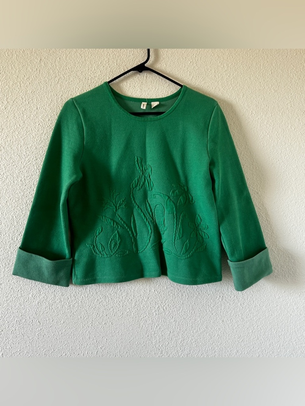 Moth Modern Artsy Contemporary 3D Floral Semi Crop Boxy Sweater Women’s small